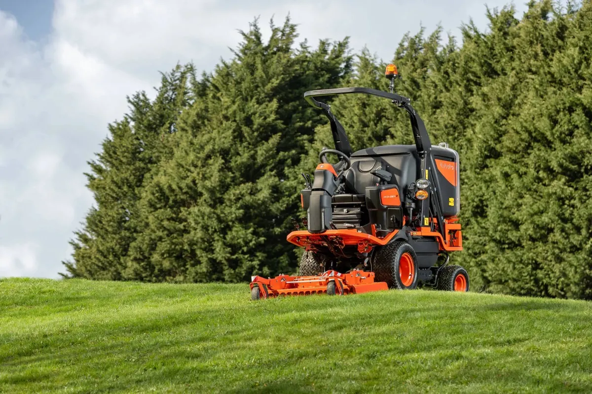 New Kubota FC3-261 Outfront mower - Image 2