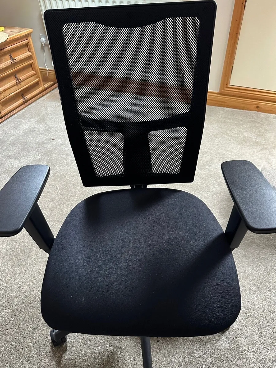 Office chair - Image 3