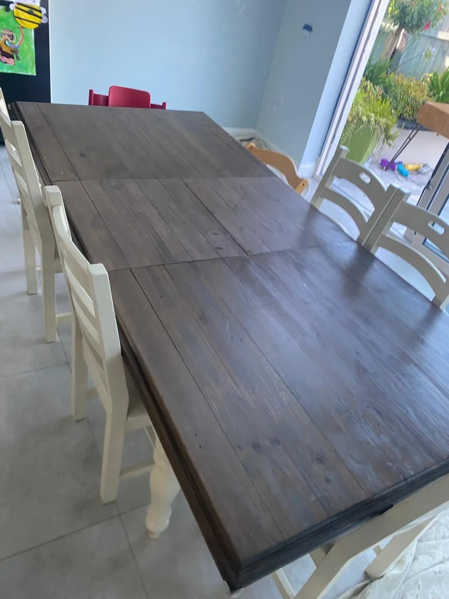 Dining table and chairs - Image 1