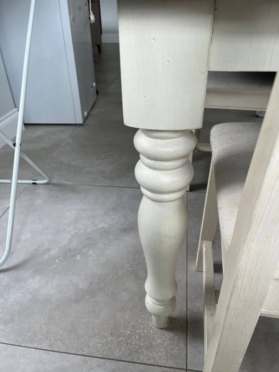Dining table and chairs - Image 3