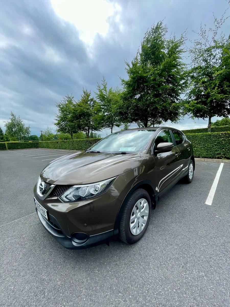 Nissan Qashqai Automatic - Image 3