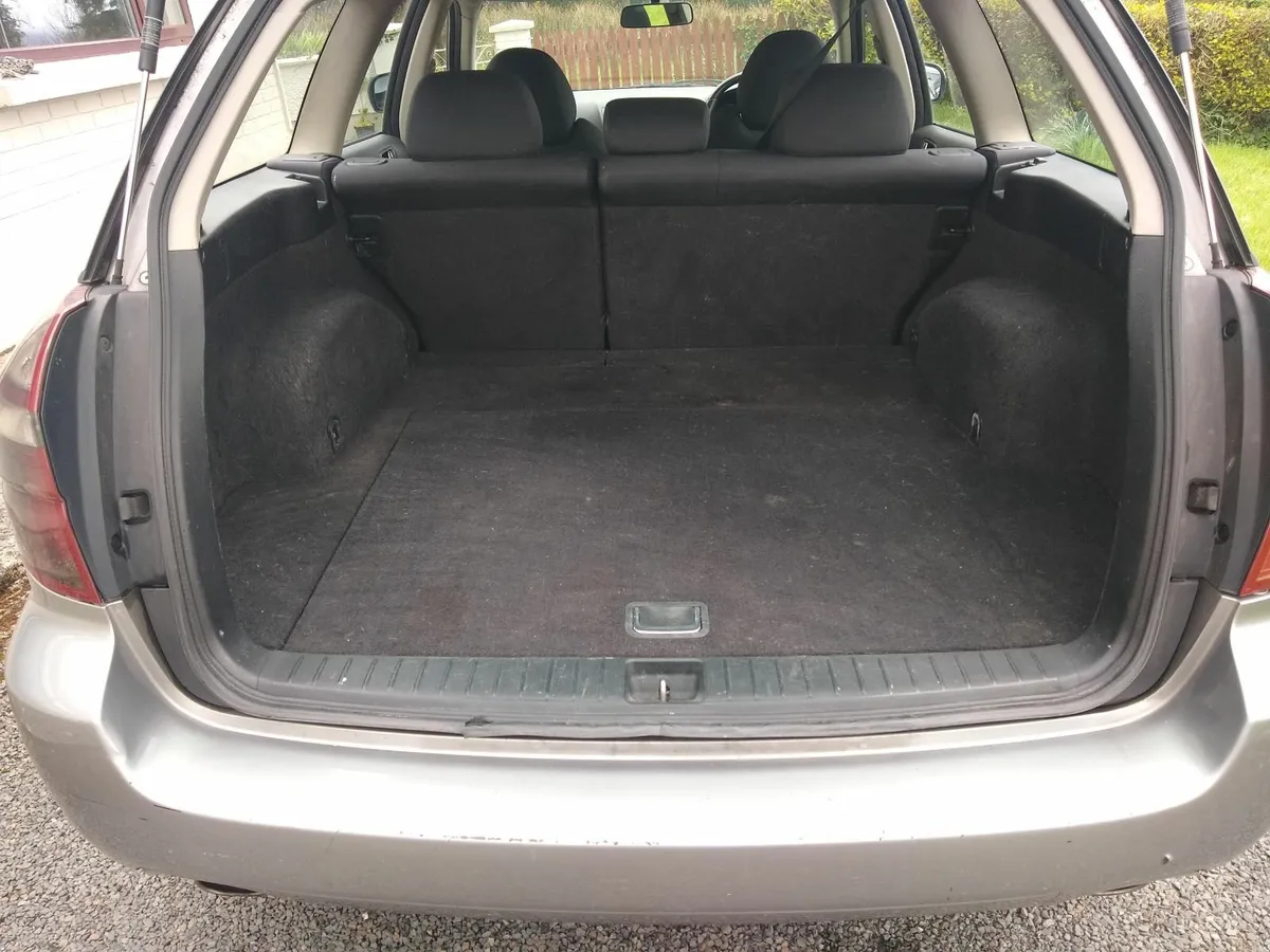 Subaru Legacy estate 2.0D - driving, needs work - Image 4