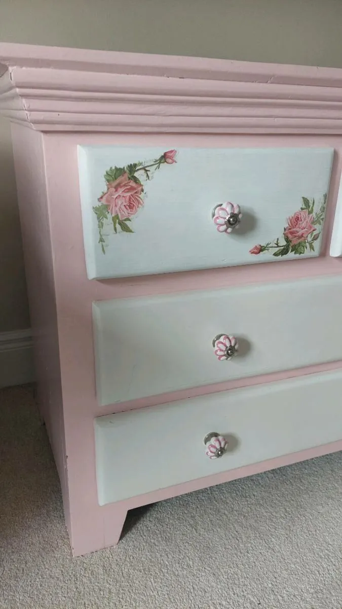 Chair + drawer set - Image 1