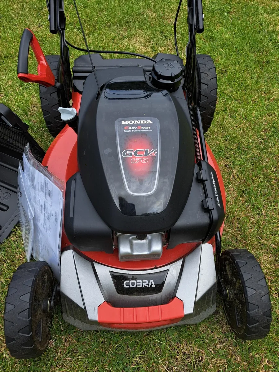 Honda Cobra Lawnmower - as new - Image 2