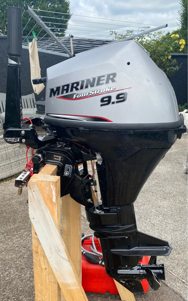 9.9 Mercury Outboard Engine & petrol tank - Image 1