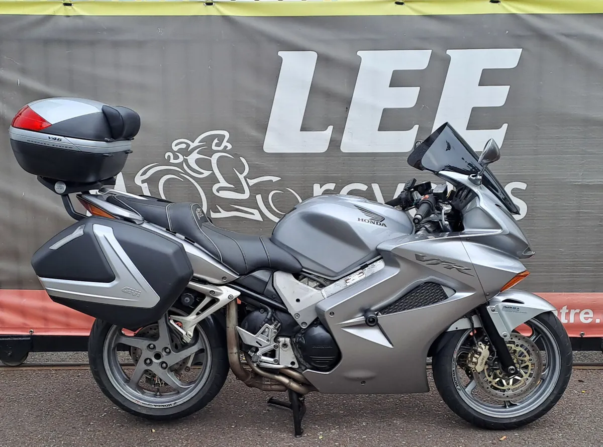 *SOLD AS IS* 2004 HONDA VFR800 V4 - Image 1