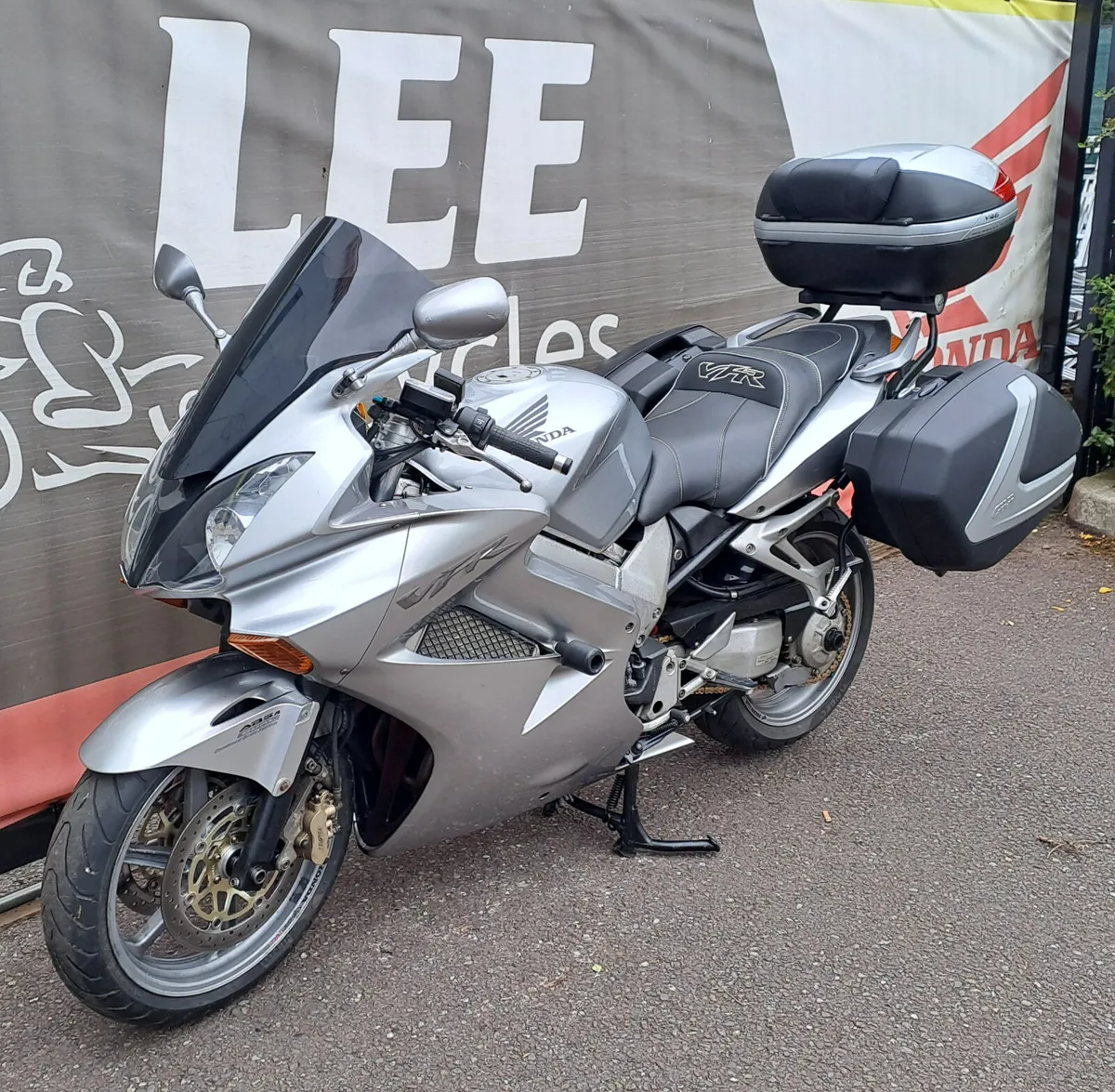 *SOLD AS IS* 2004 HONDA VFR800 V4 - Image 4