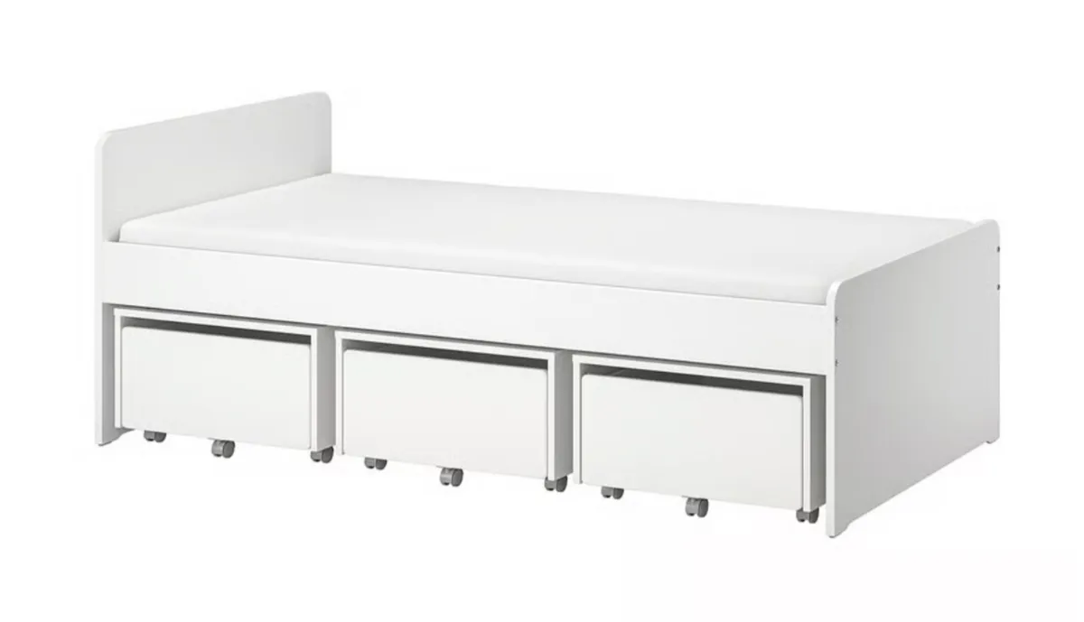 Single bed - Image 1