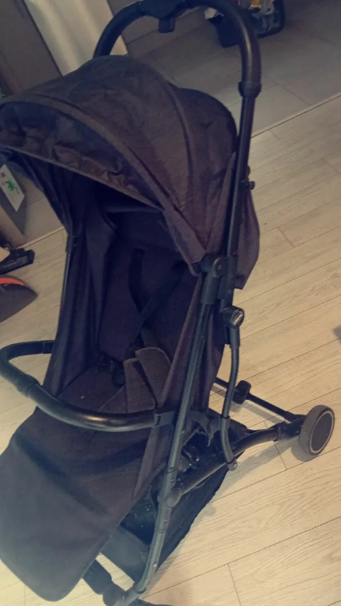 Chicco travel stroller - Image 2