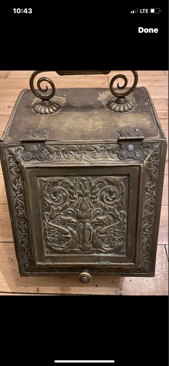 Antique brass coal scuttle - Image 1