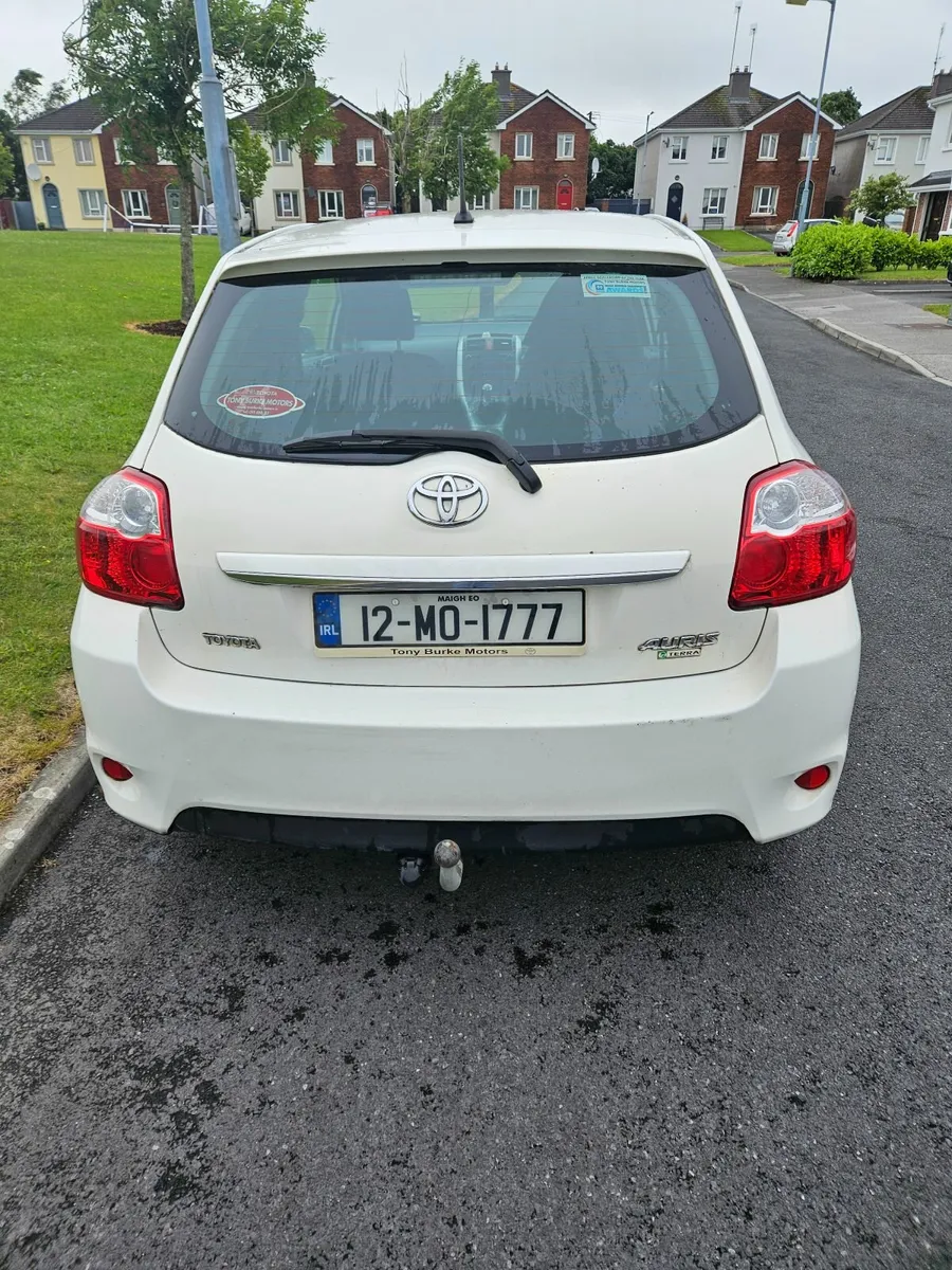 Toyota Auris 2012 - Image 1