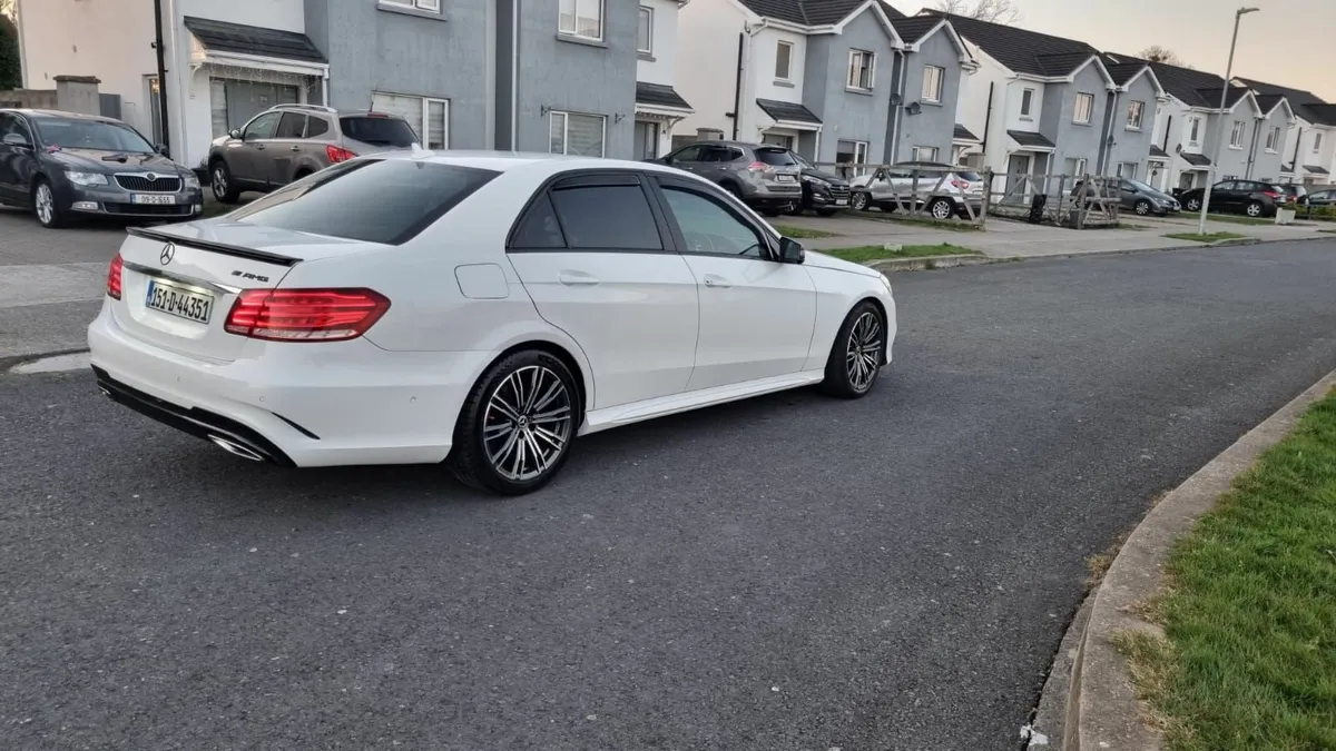 Mercedes-Benz E-Class 2015 - Image 2