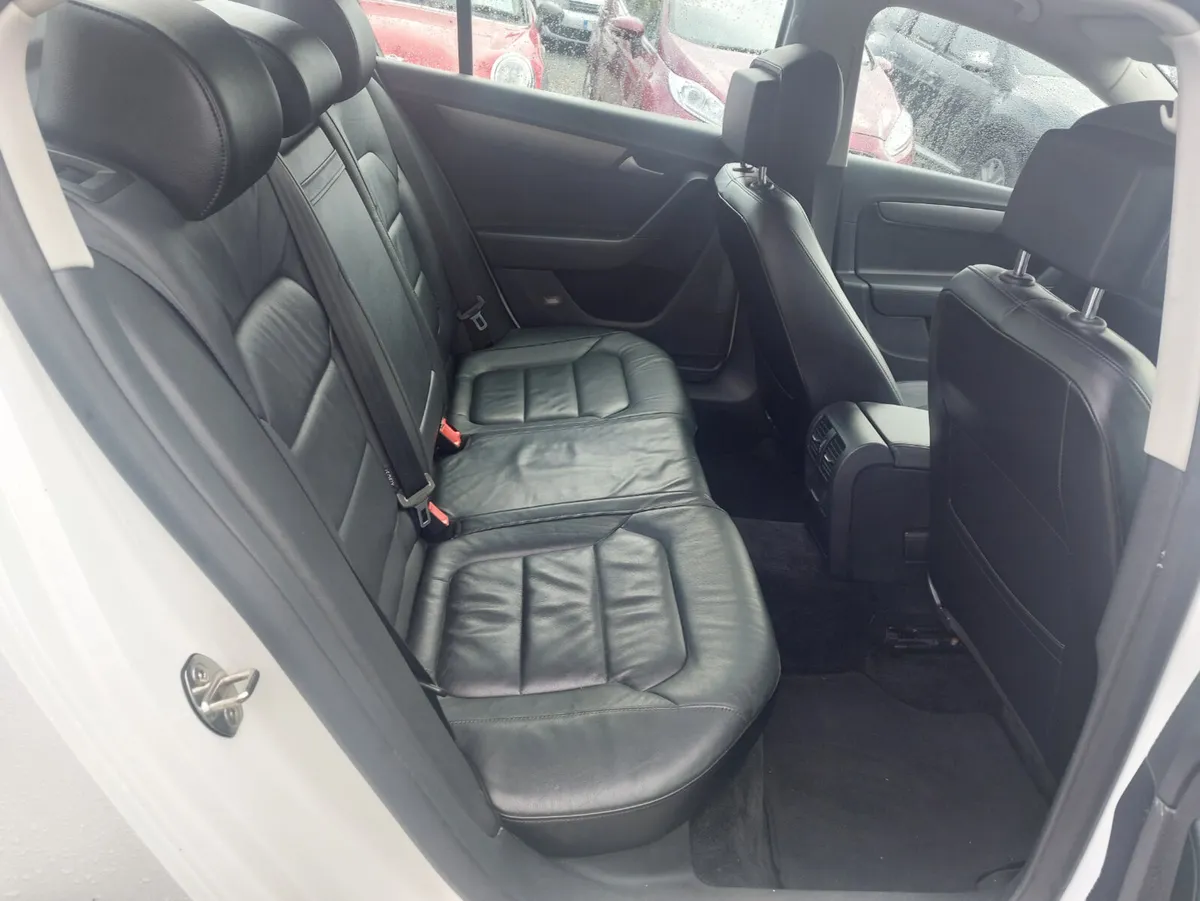Volkswagen Passat 2014 - Image 3