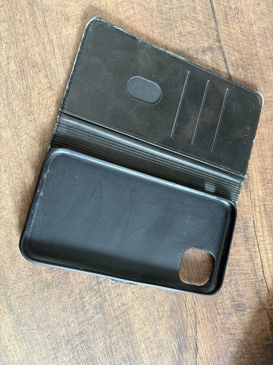iPhone 11 black 128GB unlocked - Image 3