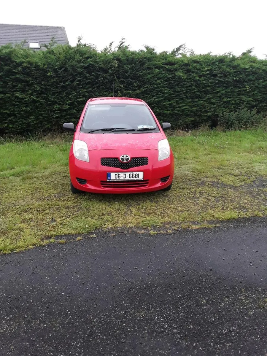 Toyota yaris 1lt taxed  nct 5,26 - Image 1