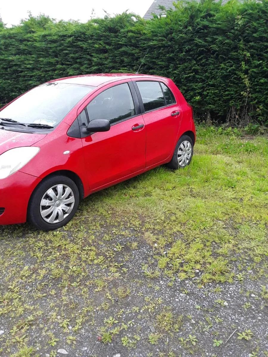 Toyota yaris 1lt taxed  nct 5,26 - Image 4