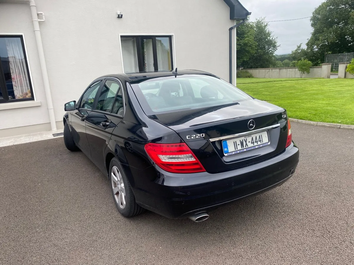 Mercedes-Benz C-Class 2011 - Image 3