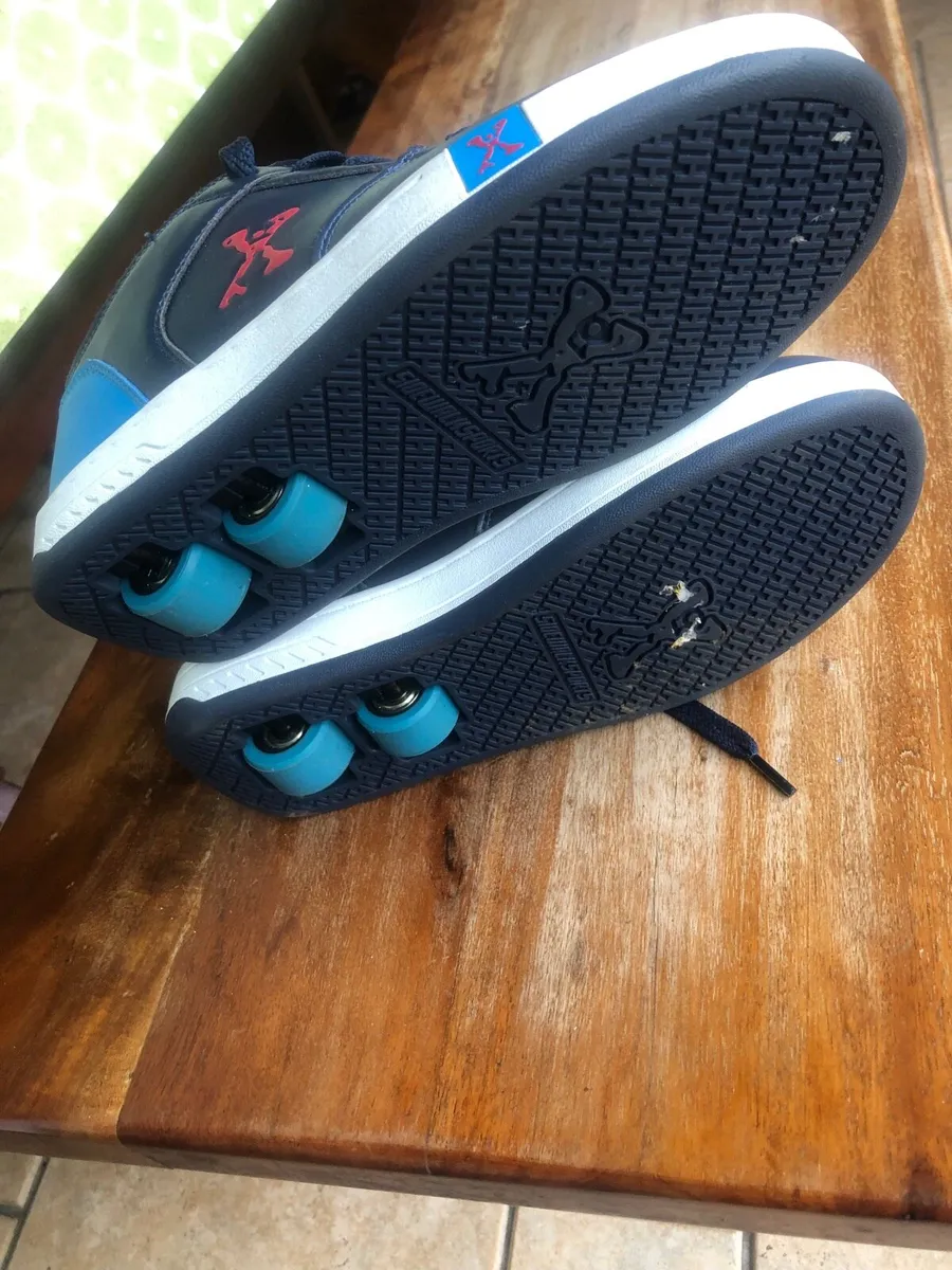 Heelys skate runners - Image 3