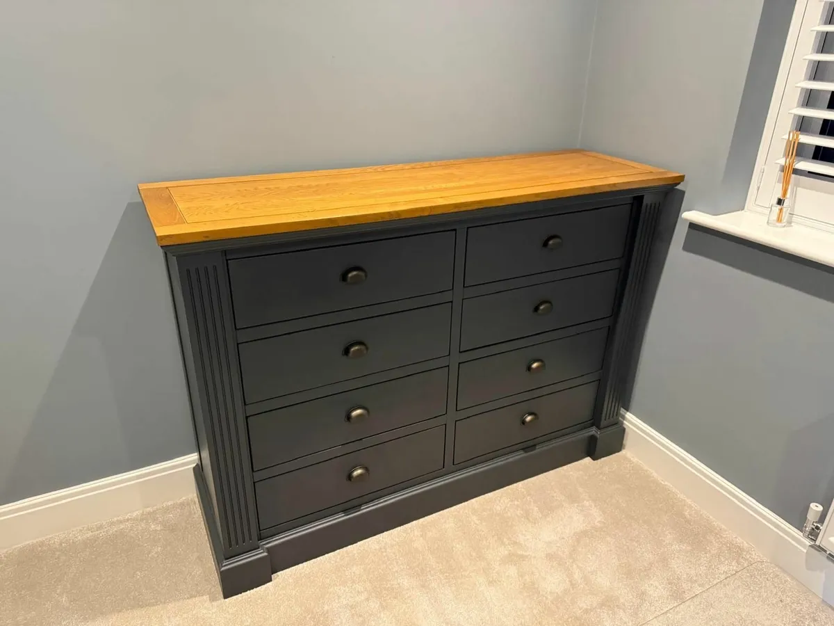 Top quality triple Wardrobe & Chest of (8) drawers - Image 2