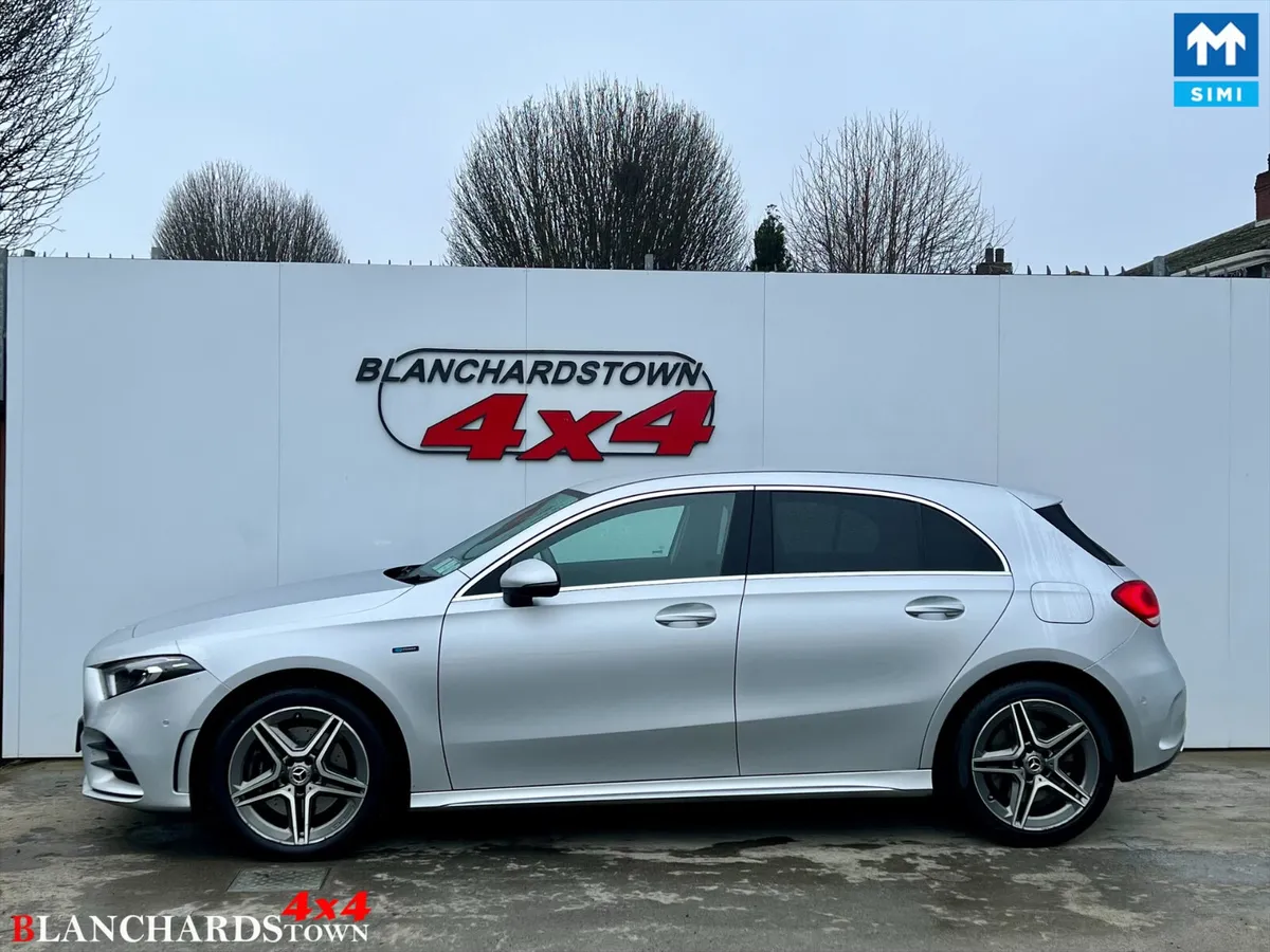 MERCEDES BENZ A250e AMG LINE PREMIUM PLUS - Image 3