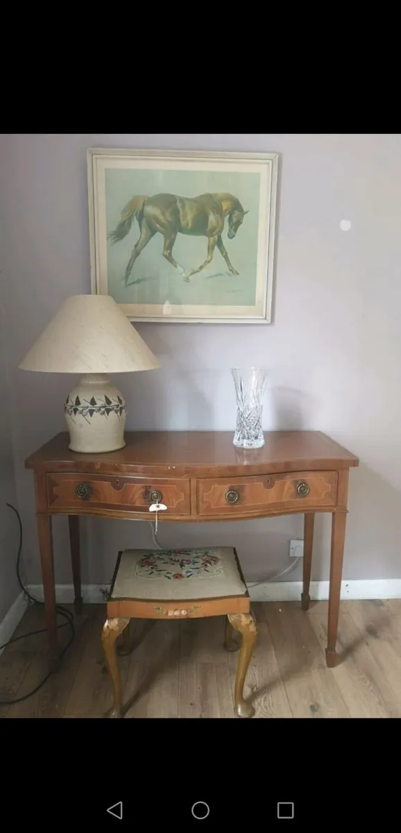 Console Table / Upholstered Stool / Pottery Lamp
