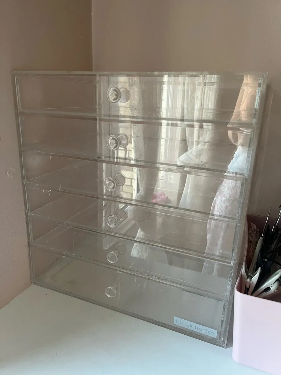 Her Clutterbox - Image 4