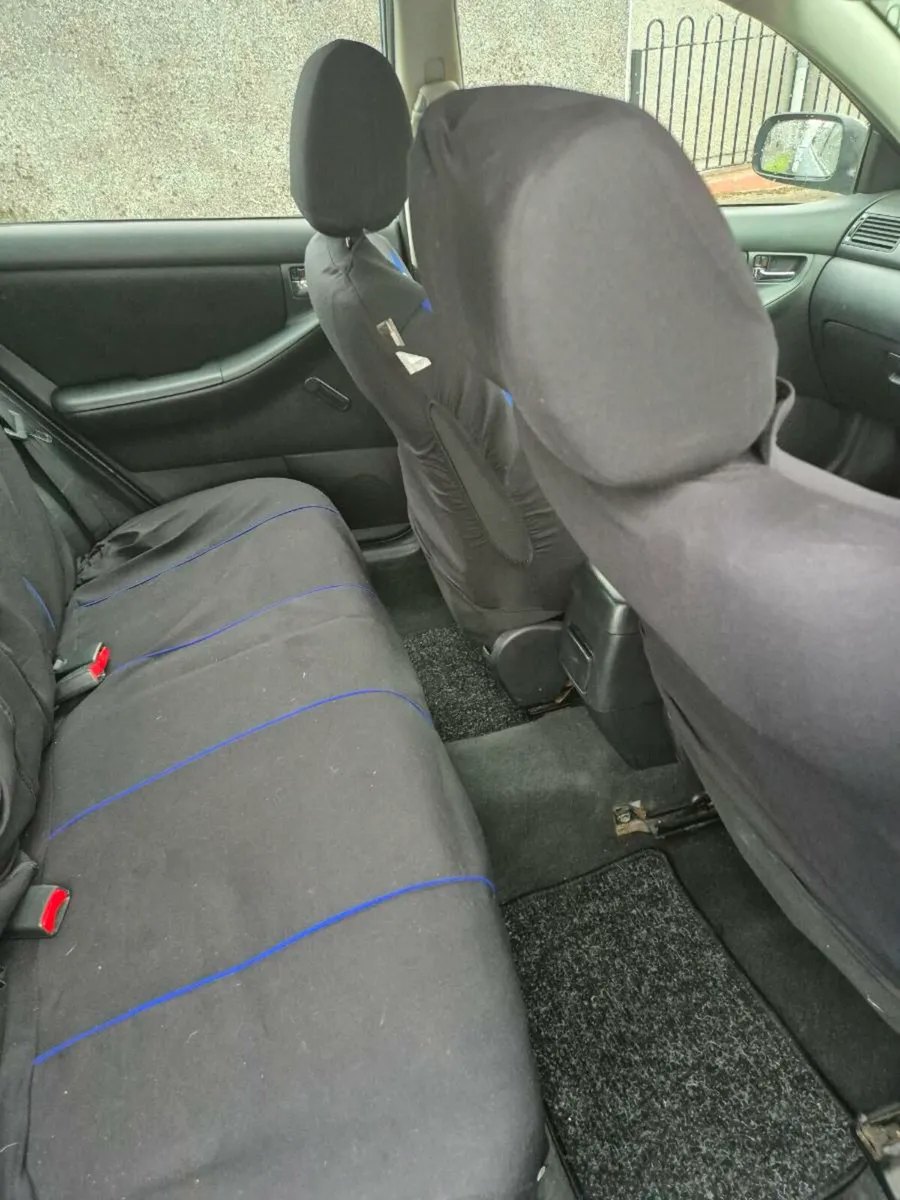 07 Toyota corrolla - Image 3