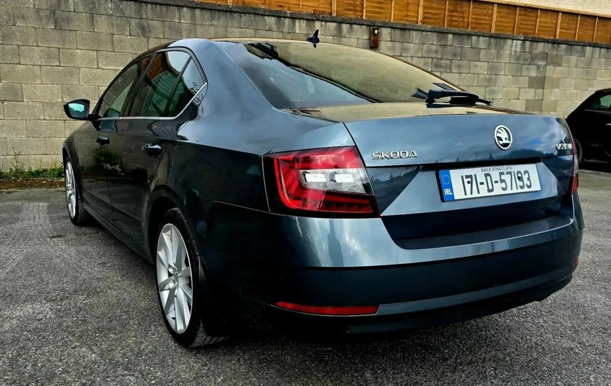 Skoda Octavia 2017 PS L 1.4TSI 150HP DSG High Spec - Image 3