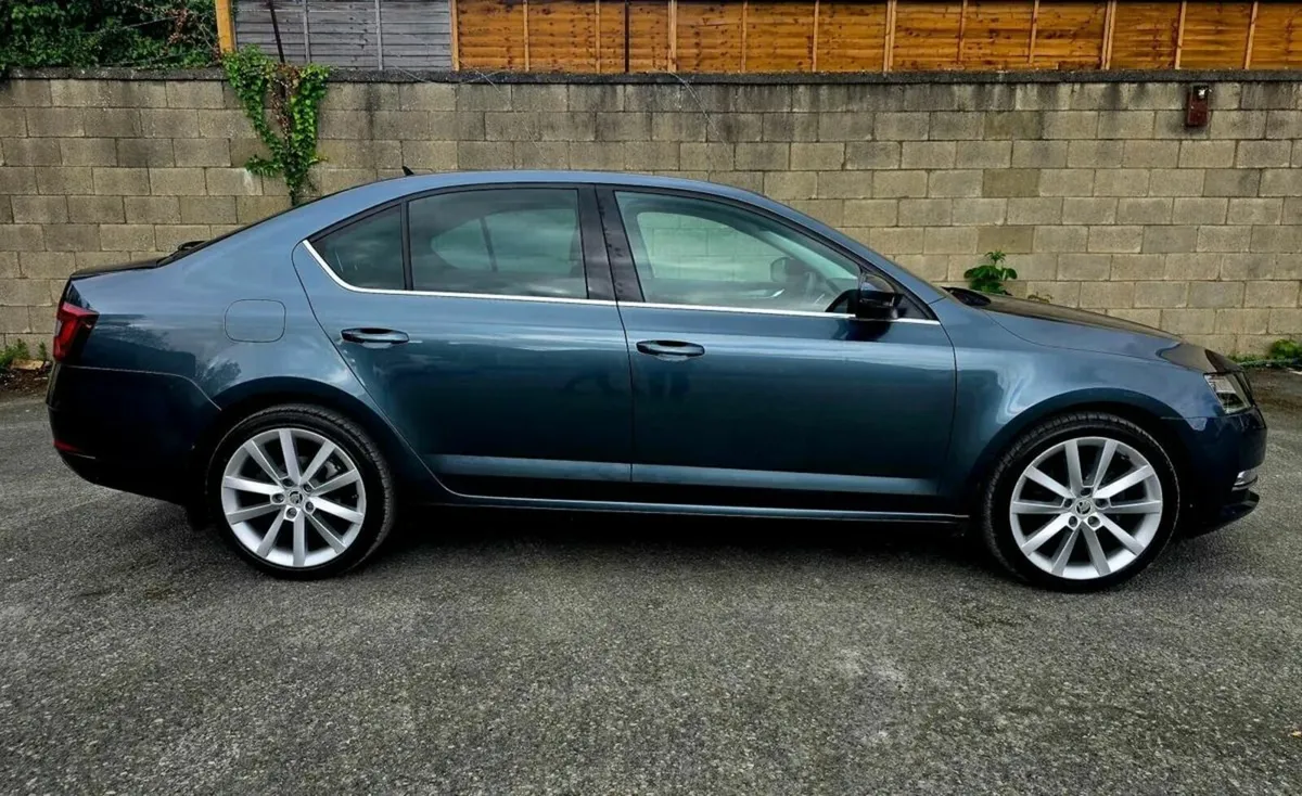 Skoda Octavia 2017 PS L 1.4TSI 150HP DSG High Spec - Image 4
