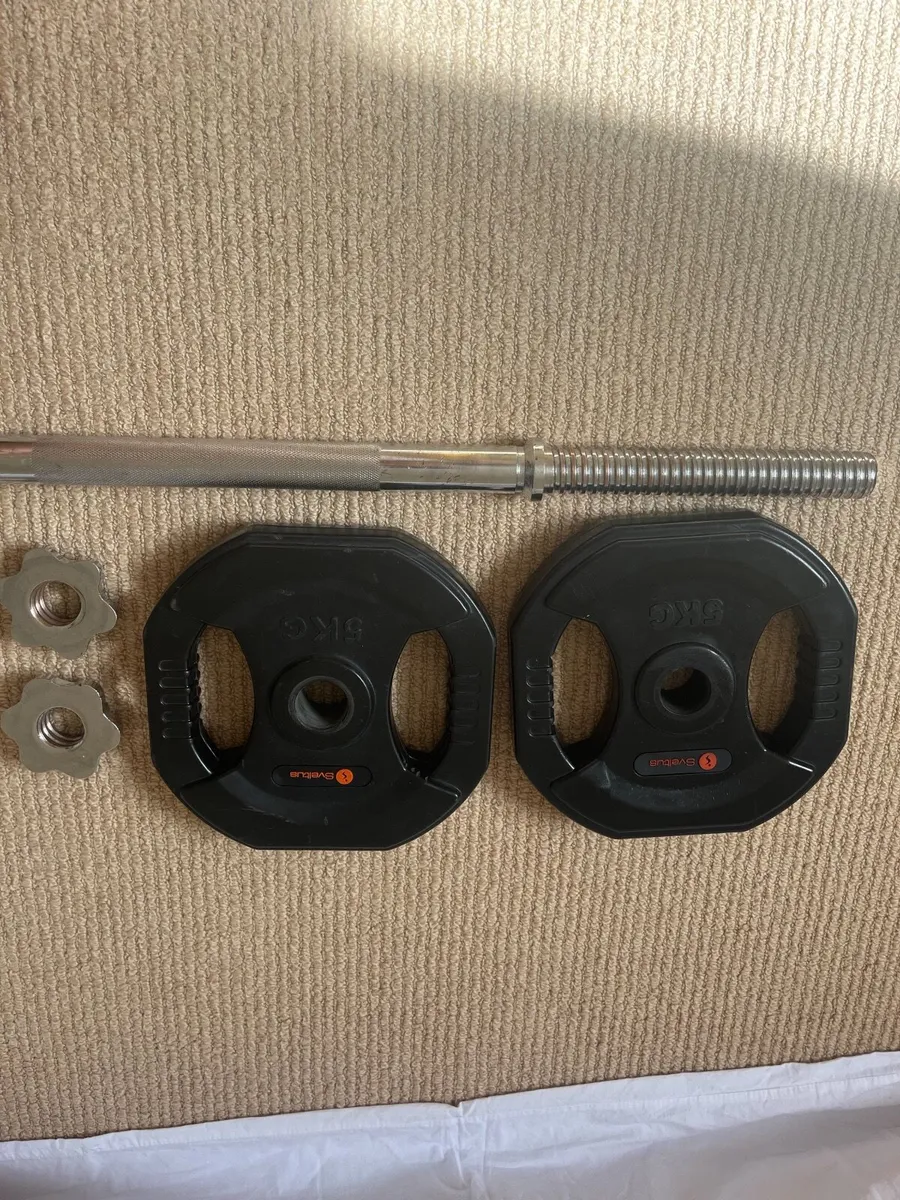 Barbell and 2x 5kg weights - Image 4