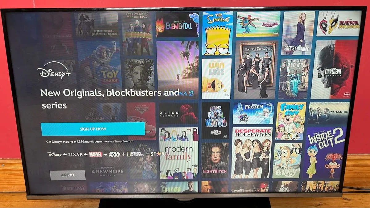 40” Samsung TV with Roku Express Smart Streamer - Image 3