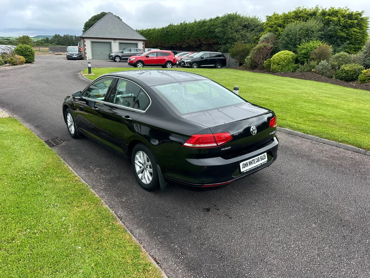 Volkswagen Passat Comfortline 1.6 TDI - Image 3