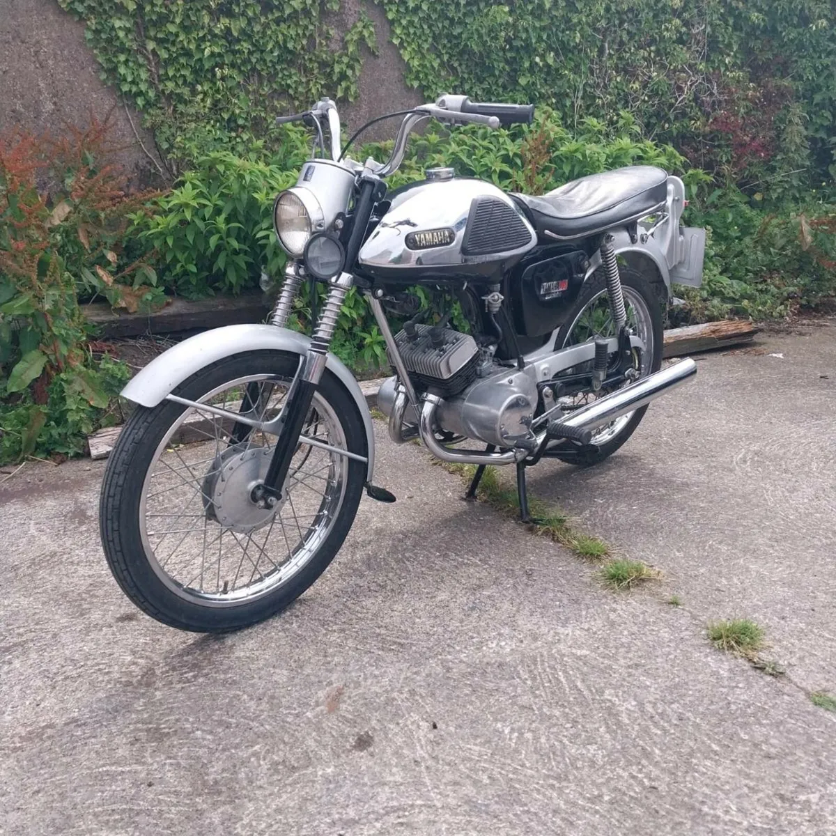 Yamaha YL1 100 twin - Image 1