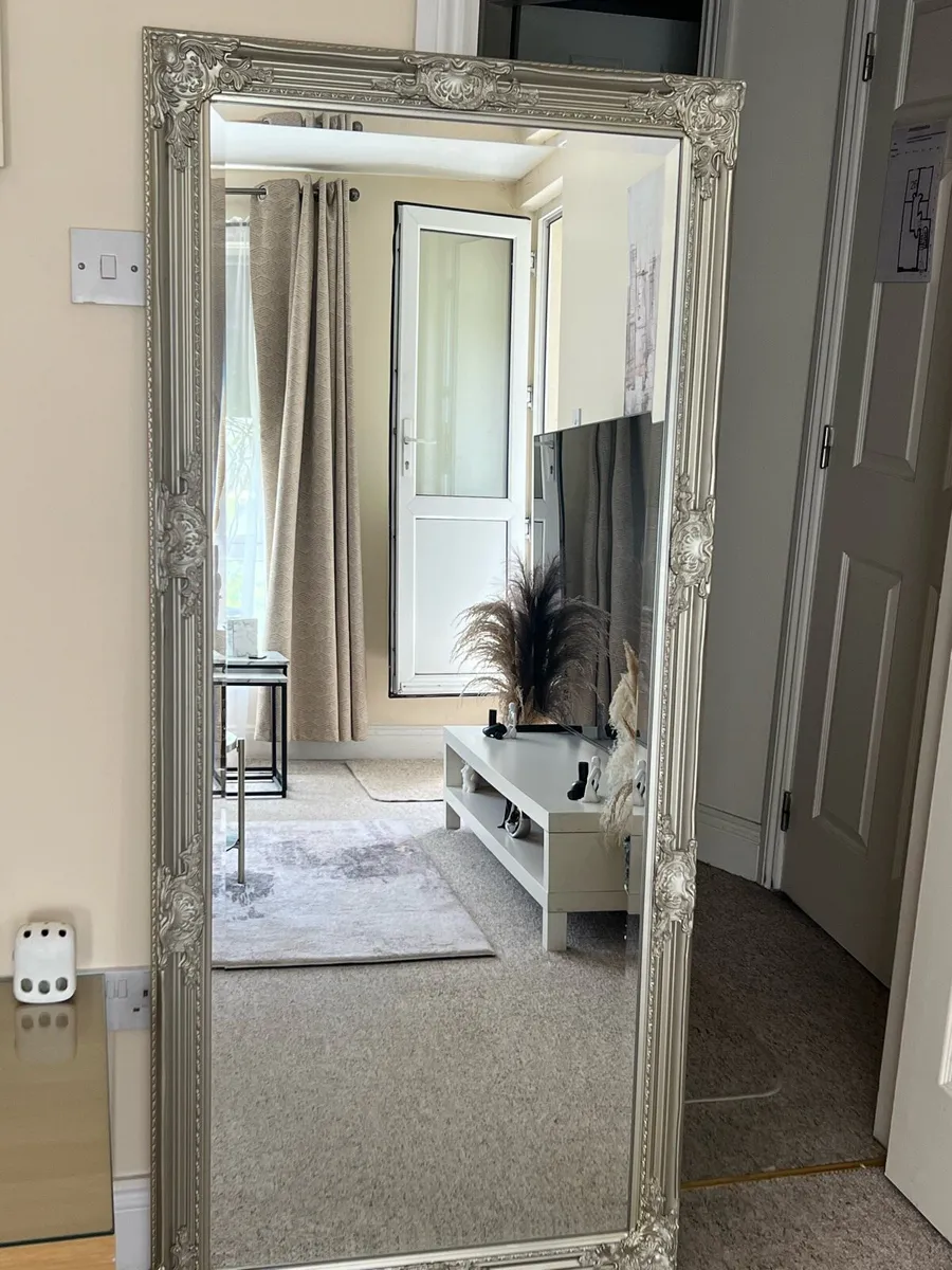 Large standing mirror - Image 1
