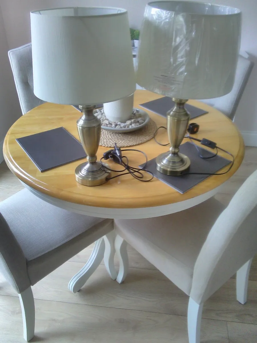 Matching lamps