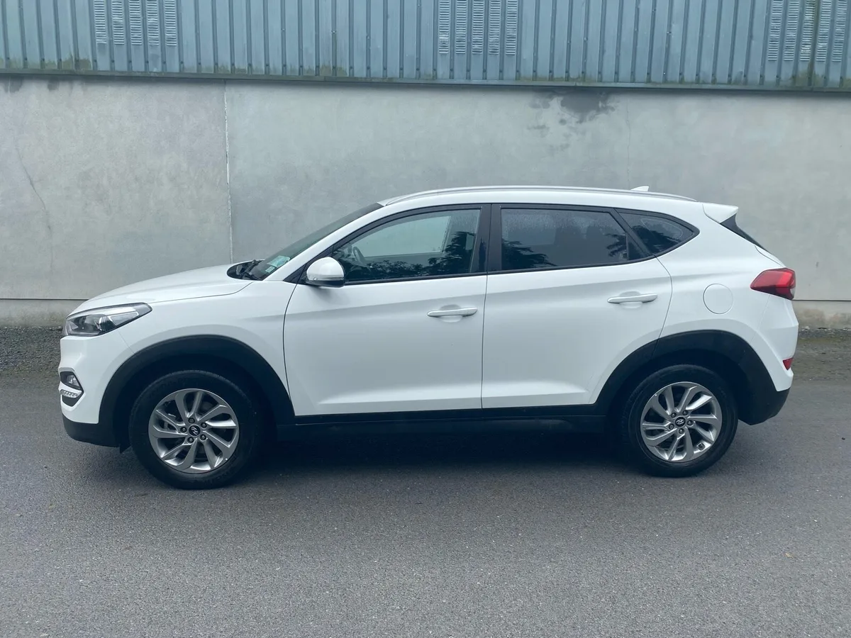 Hyundai Tucson 1.7 CRDI SE NAV BL/DR5 - Image 1