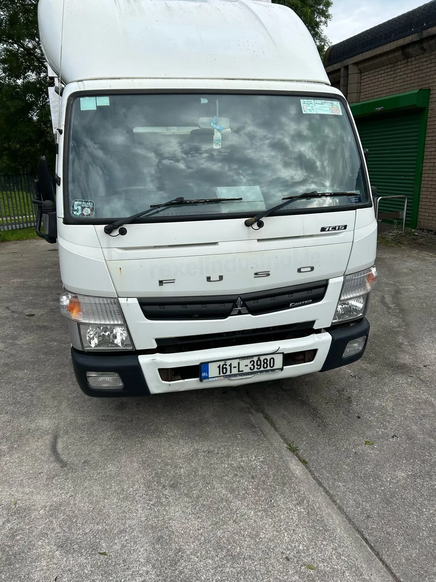 2016 Mitubishi Fuso Tipper 7.5 ton - Image 2