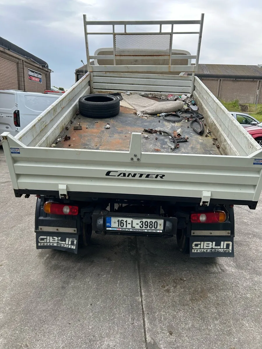 2016 Mitubishi Fuso Tipper 7.5 ton - Image 4