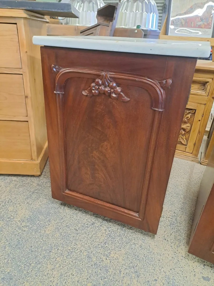 Pair vintage marble top mahogany cabinets - Image 3