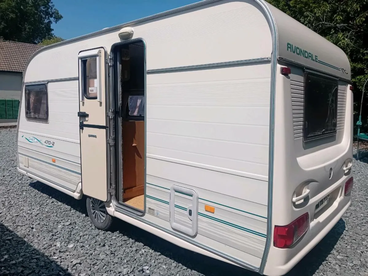 Avondale 2 berth with walk in bathroom - Image 3