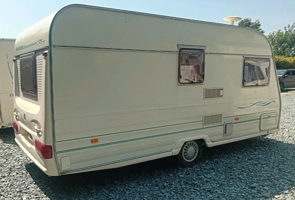 Avondale 2 berth with walk in bathroom - Image 4