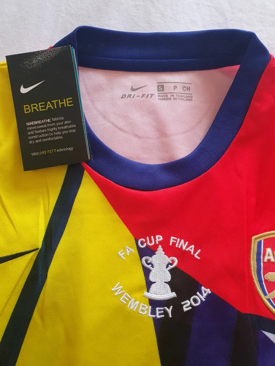 Arsenal 2014 F.A CUP commemorative jersey - Image 3