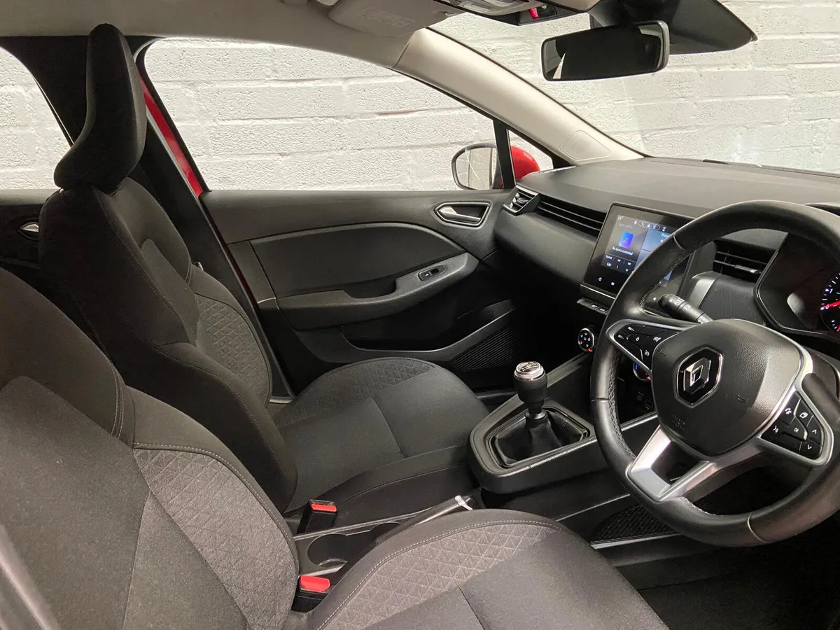 Renault Clio 2022 1.0 NEW SHAPE SIX SPEED DYNAMIQ - Image 3