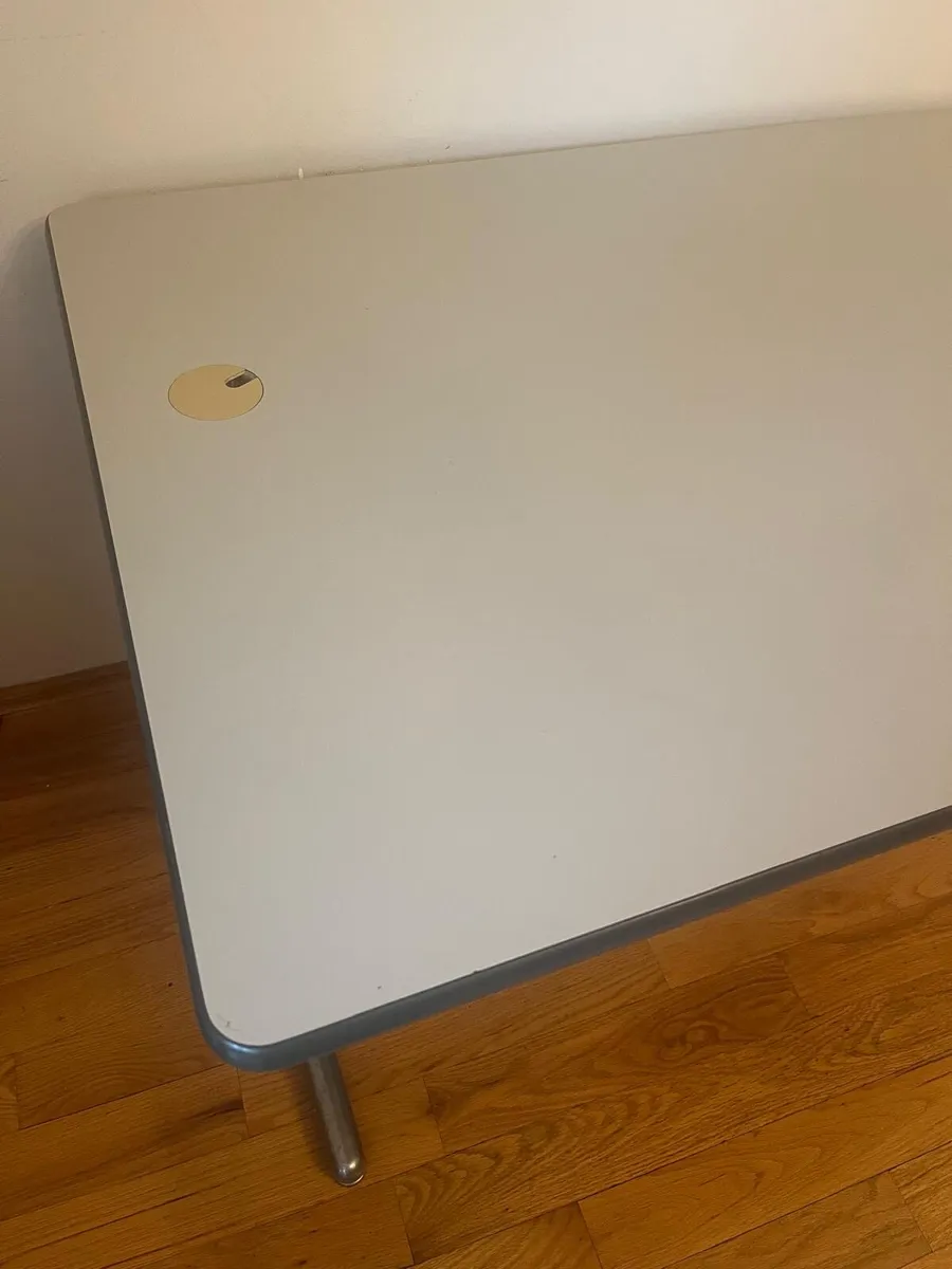 Work desk - Image 3
