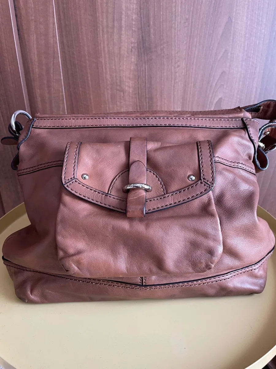 Coccinelle leather handbag. - Image 1