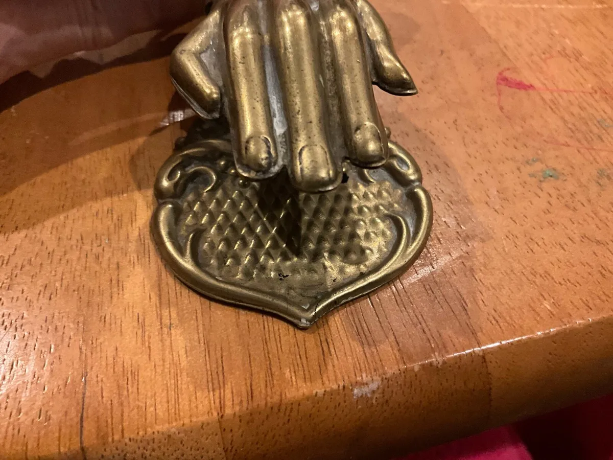 Vintage Brass Victorian Letter Clip - Image 4