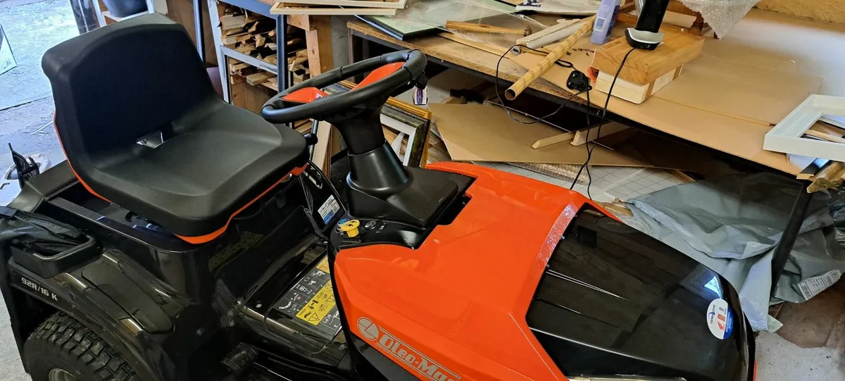 Sit on lawn mower - Image 1