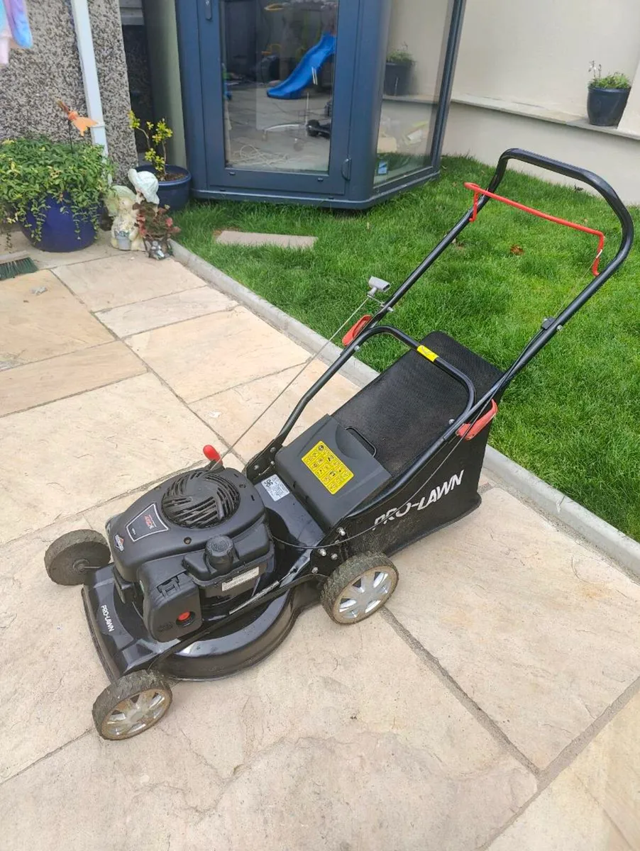 Petrol Lawnmower - Briggs & Stratton 450e series - Image 3