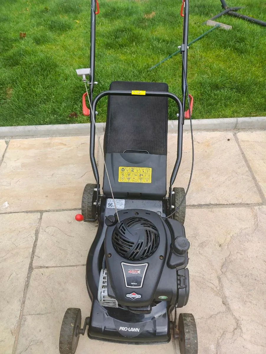 Petrol Lawnmower - Briggs & Stratton 450e series - Image 4