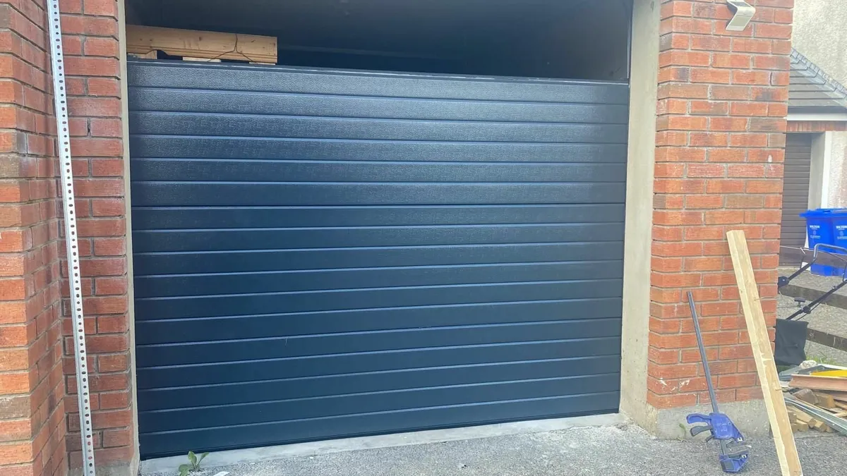 insulated  sectional  shed  /  garage  doors - Image 4